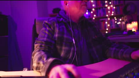 Snapshot of energybra chatting on 01.10.25 uk online show from 01.10.25