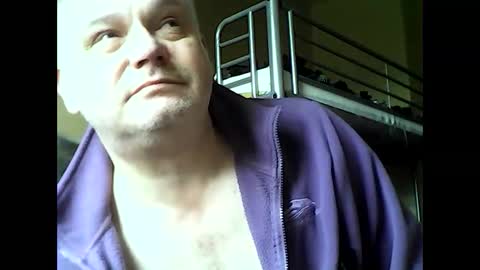Snapshot of englishguysurrey chatting on 12.03.24 englishguysurrey online show from 12.03.24