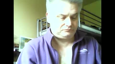 Snapshot of englishguysurrey chatting on 03.09.25 englishguysurrey online show from 03.09.25