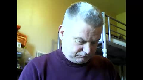 Snapshot of englishguysurrey chatting on 09.22.25 englishguysurrey online show from 09.22.25