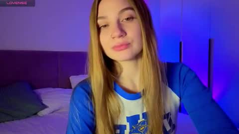 Snapshot of enjoyeverymoment_ chatting on 10.11.25 enjoyeverymoment_ online show from 10.11.25