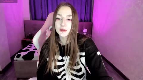 Snapshot of enn_allenn chatting on 01.19.25 enn_allenn online show from 01.19.25