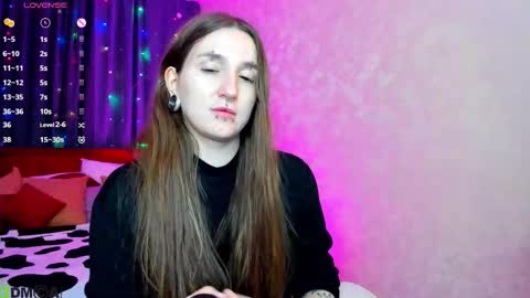 Snapshot of enn_allenn chatting on 10.06.25 enn_allenn online show from 10.06.25