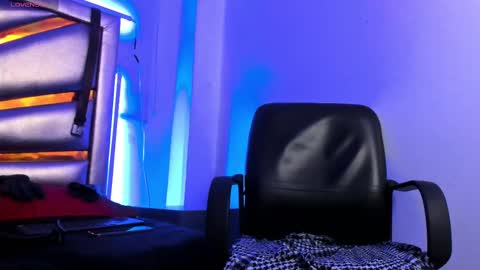 Snapshot of enzopratt chatting on 02.25.25 Enzo Pratt online show from 02.25.25