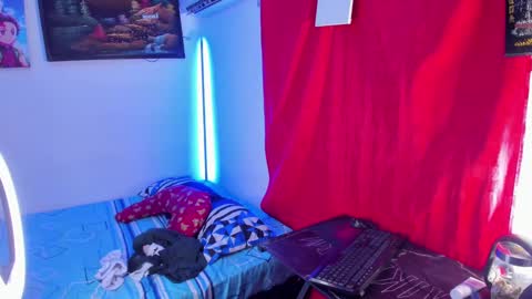 Snapshot of eren_blade_ chatting on 01.08.25 Tht BOSS Eren online show from 01.08.25