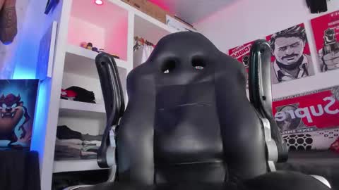 Snapshot of eren_blade_ chatting on 11.14.25 Tht BOSS Eren online show from 11.14.25