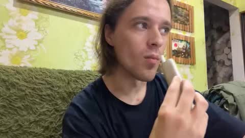 Snapshot of eric_blond chatting on 10.08.25 Eric online show from 10.08.25