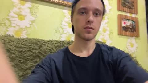 Snapshot of eric_blond chatting on 10.09.25 Eric online show from 10.09.25