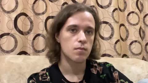 Snapshot of eric_blond chatting on 10.11.25 Eric online show from 10.11.25