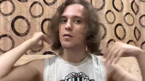 Snapshot of eric_blond chatting on 10.13.25 Eric online show from 10.13.25