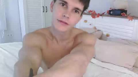 Snapshot of eric_crush chatting on 10.07.25 Eric Crush online show from 10.07.25