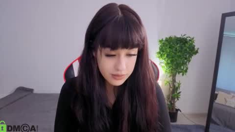 Snapshot of erica_peach chatting on 10.07.25 Erika online show from 10.07.25