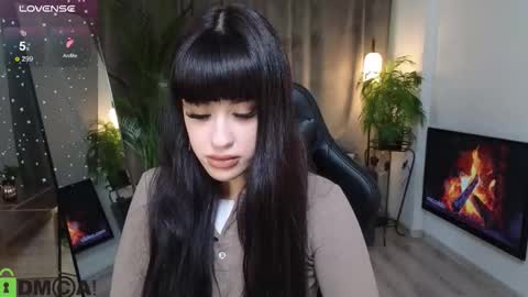 Snapshot of erica_peach chatting on 10.14.25 Erika online show from 10.14.25