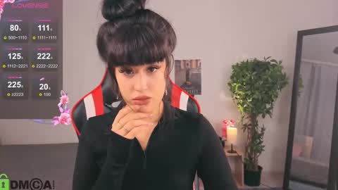 Snapshot of erica_peach chatting on 10.15.25 Erika online show from 10.15.25