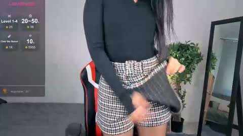 Snapshot of erica_peach chatting on 10.18.25 Erika online show from 10.18.25