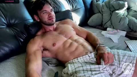 Snapshot of ericeric507 chatting on 10.01.25 Nick online show from 10.01.25