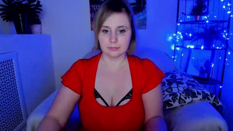 Snapshot of erikalov chatting on 12.22.24 Adelina online show from 12.22.24