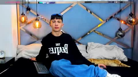 erofox_77 online show from 11.23.25