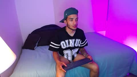 Snapshot of eros_chipre chatting on 12.13.24 Eros online show from 12.13.24