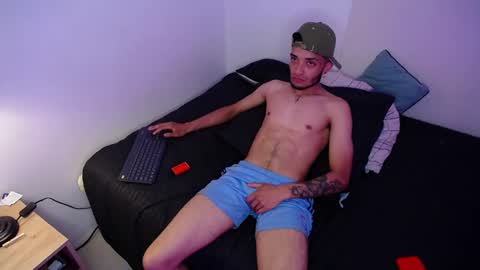 Snapshot of eros_chipre chatting on 12.26.24 Eros online show from 12.26.24