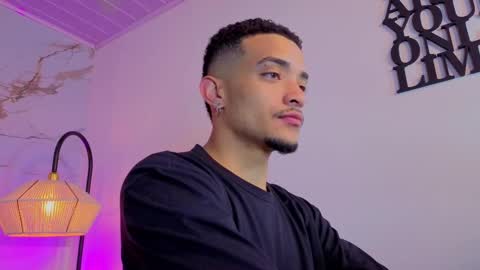 Snapshot of eros_chipre chatting on 10.10.25 Eros online show from 10.10.25