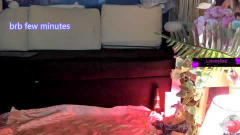 Snapshot of erotic_dessire chatting on 01.21.25 Eve online show from 01.21.25