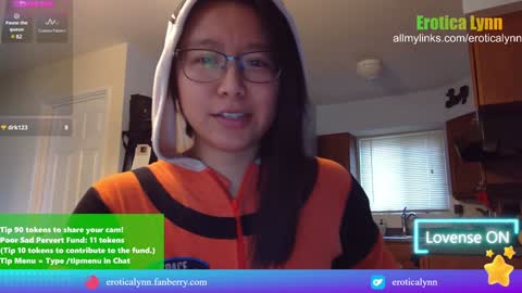 Snapshot of eroticalynn chatting on 02.07.25 Lynn online show from 02.07.25