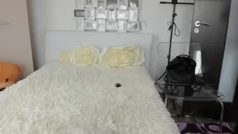 Snapshot of eroticsensualkitty4u chatting on 12.27.24 eroticsensualkitty4u online show from 12.27.24