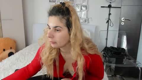 Snapshot of eroticsensualkitty4u chatting on 01.10.25 eroticsensualkitty4u online show from 01.10.25