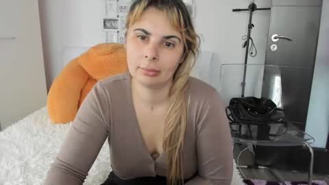 Snapshot of eroticsensualkitty4u chatting on 02.04.25 eroticsensualkitty4u online show from 02.04.25