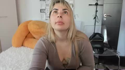 Snapshot of eroticsensualkitty4u chatting on 02.24.25 eroticsensualkitty4u online show from 02.24.25
