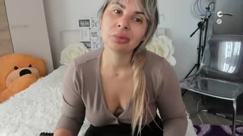 Snapshot of eroticsensualkitty4u chatting on 10.14.25 eroticsensualkitty4u online show from 10.14.25