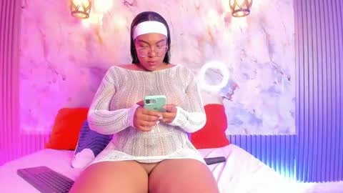 Snapshot of esmeralda_duarte chatting on 12.15.24 esmeralda online show from 12.15.24