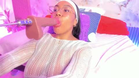 Snapshot of esmeralda_duarte chatting on 12.15.24 esmeralda online show from 12.15.24