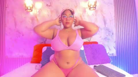Snapshot of esmeralda_duarte chatting on 01.06.25 esmeralda online show from 01.06.25