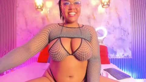 Snapshot of esmeralda_duarte chatting on 01.22.25 esmeralda online show from 01.22.25
