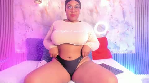 Snapshot of esmeralda_duarte chatting on 01.31.25 esmeralda online show from 01.31.25
