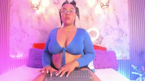Snapshot of esmeralda_duarte chatting on 03.04.25 esmeralda online show from 03.04.25