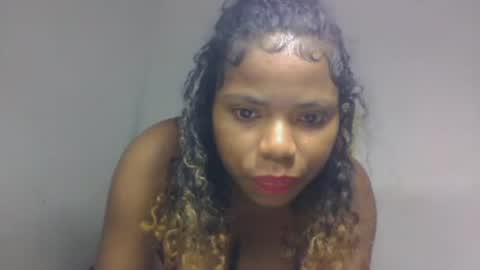 Snapshot of esmeraldae chatting on 10.05.25 esmeraldae online show from 10.05.25