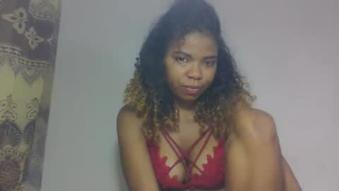 Snapshot of esmeraldae chatting on 10.27.25 esmeraldae online show from 10.27.25