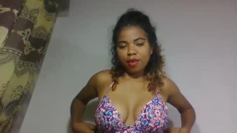 Snapshot of esmeraldae chatting on 10.28.25 esmeraldae online show from 10.28.25