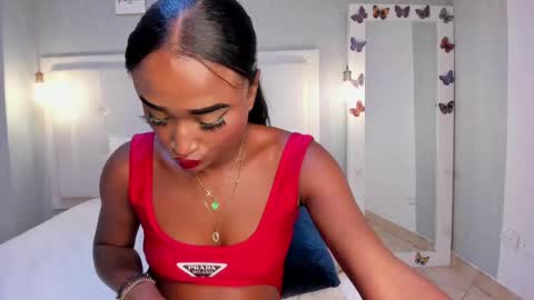 Snapshot of esmeraldanyx chatting on 09.18.25 esmeraldanyx online show from 09.18.25