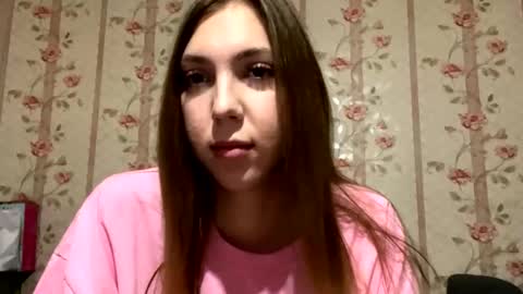 Snapshot of essiecutty chatting on 11.20.25 Kate online show from 11.20.25