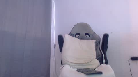 Snapshot of esteban7984068 chatting on 12.25.24 esteban online show from 12.25.24