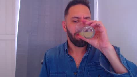 Snapshot of esteban7984068 chatting on 01.14.25 esteban online show from 01.14.25