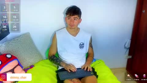 Snapshot of estebanchar_ chatting on 12.12.24 Esteban independent model online show from 12.12.24