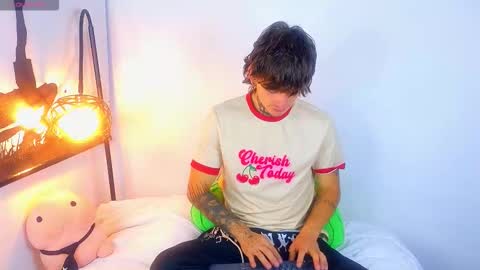 Snapshot of estebanchar_ chatting on 09.19.25 Esteban independent model online show from 09.19.25