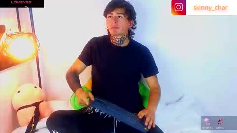 Snapshot of estebanchar_ chatting on 10.01.25 Esteban independent model online show from 10.01.25