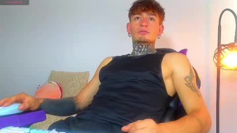 Esteban independent model online show from 11.27.25