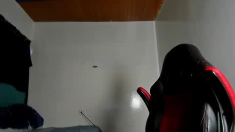 estebanlobo online show from 10.02.25